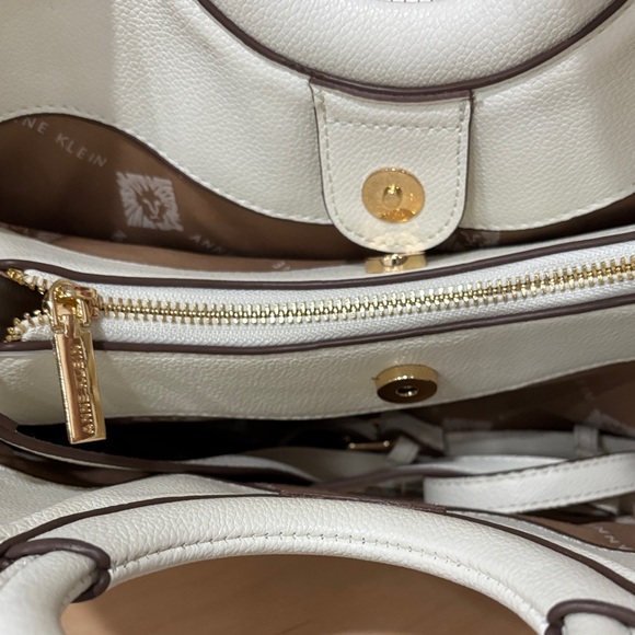 Beautiful Anne Klein Cream and Cork Top Handle Bag - Picture 5 of 5